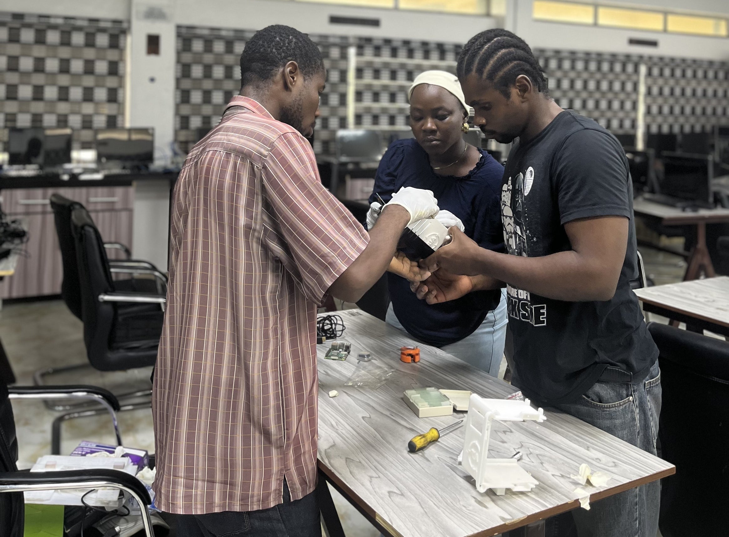 Students designing innovation