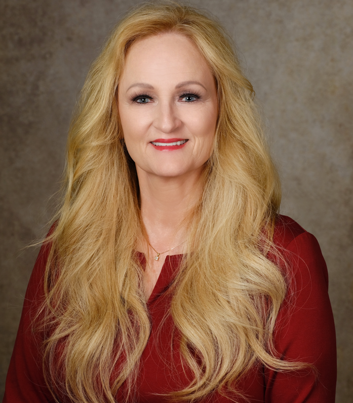 Kim Bennion Headshot