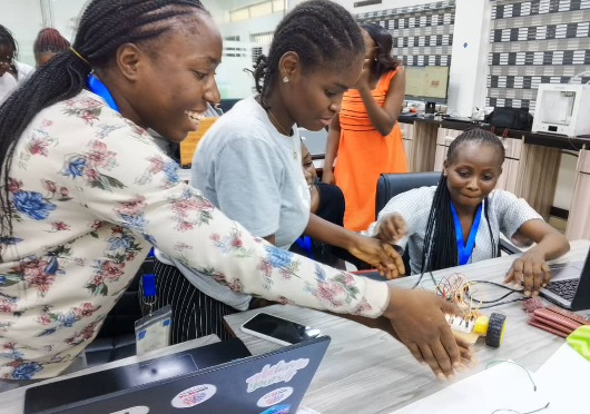 Young women learning engineering in Nigeria University 